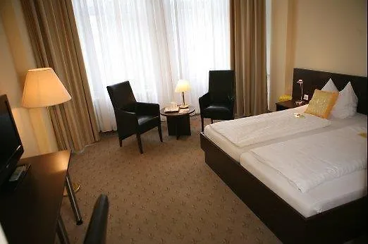 Lindenhof Hotel 3*