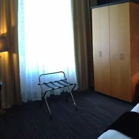 מלון Lindenhof דיסלדורף