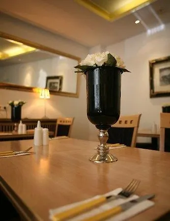 Lindenhof מלון דיסלדורף