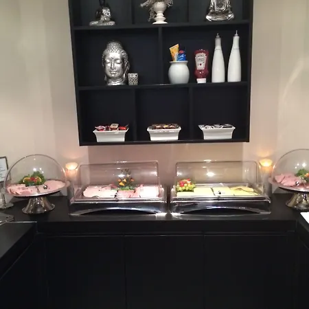 林德霍夫酒店 3*