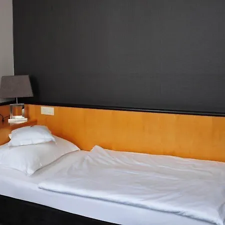 מלון Lindenhof 3*