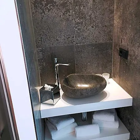 Lindenhof מלון 3*